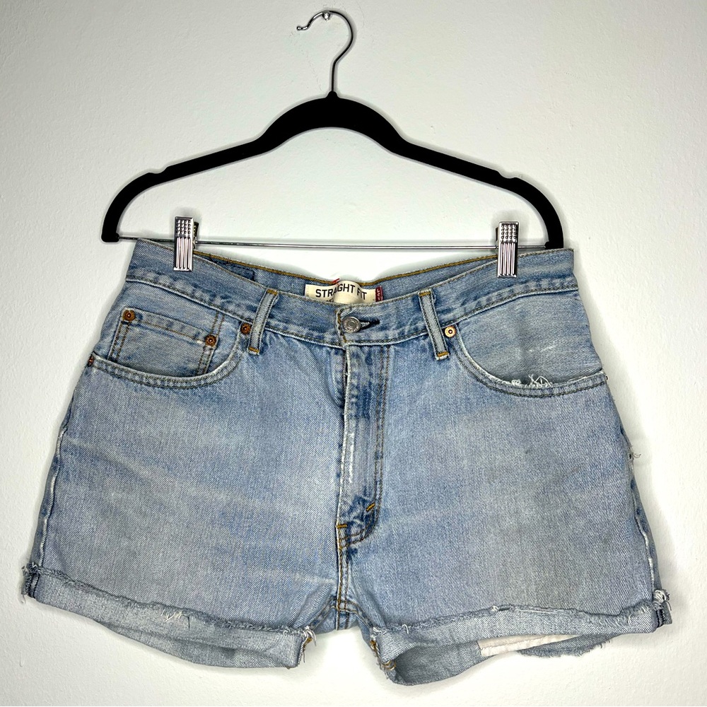 Levi’s 505 straight fit shorts in vintage denim medium